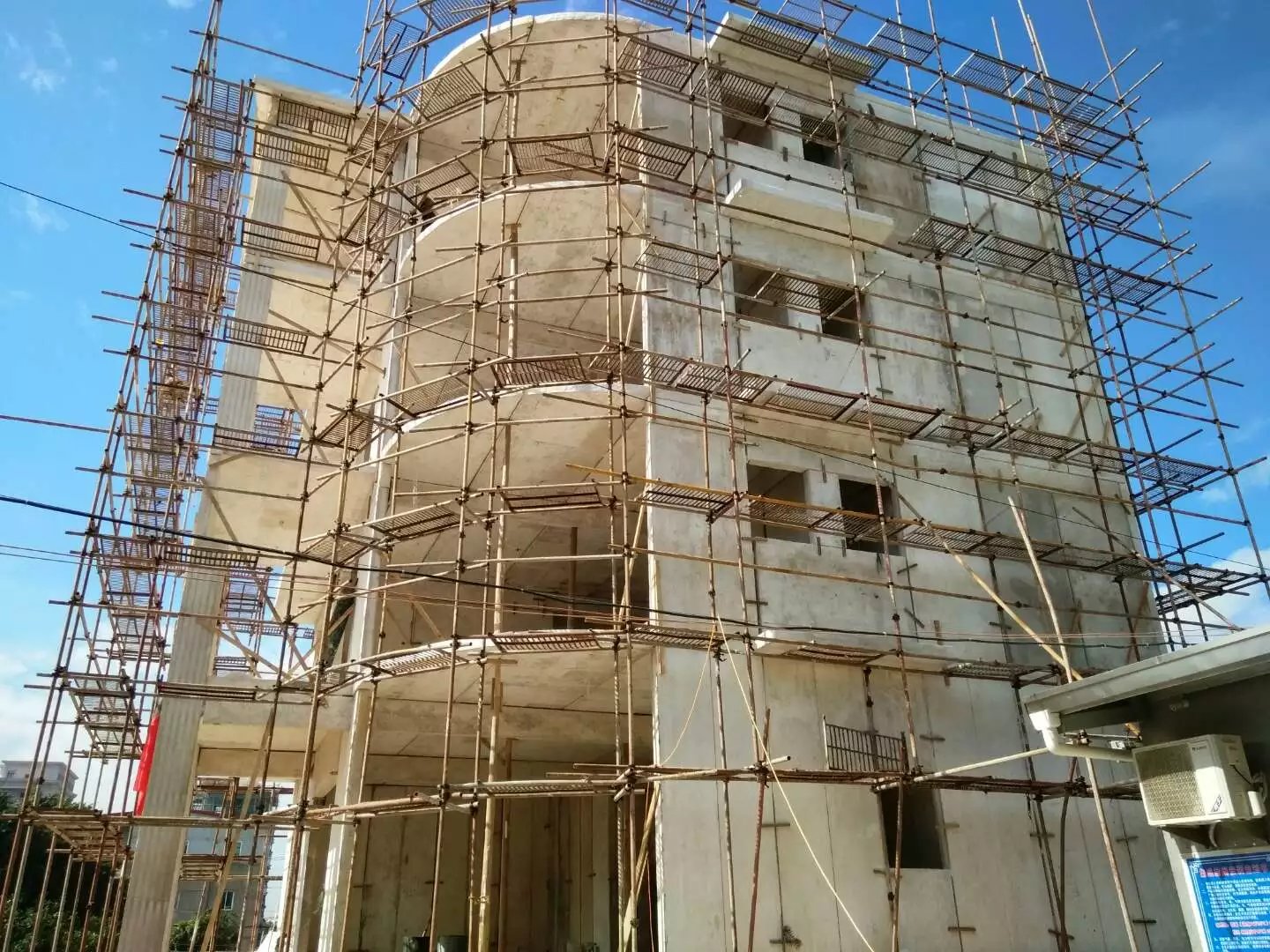 振安星河绿色环保装配式建材在福建修建的五层别墅建筑